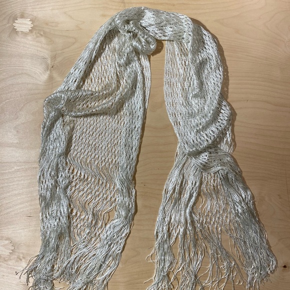 Lacy Silver /White thread Scarf (IO) - Picture 1 of 10